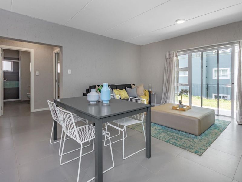 Spectular 2 Bed 1 Bath Second Floor Apartment In Paulshof - Photo 8