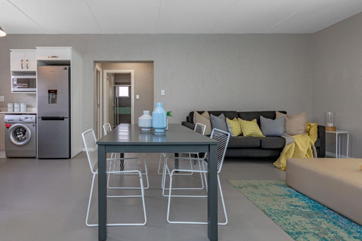 Modern 2 Bed 2 Bath Apartment. The Quails Lifestyle Estate. Paulshof. - Photo 5