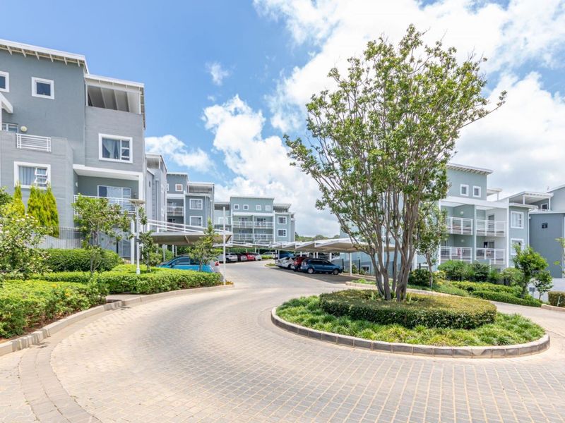 Modern 2 Bed 2 Bath Apartment. The Quails Lifestyle Estate. Paulshof. - Photo 2