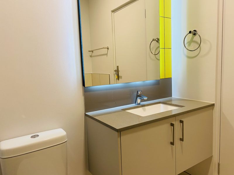 Apartment Living at it's Best, with Everything on your Doorstep - Photo 9