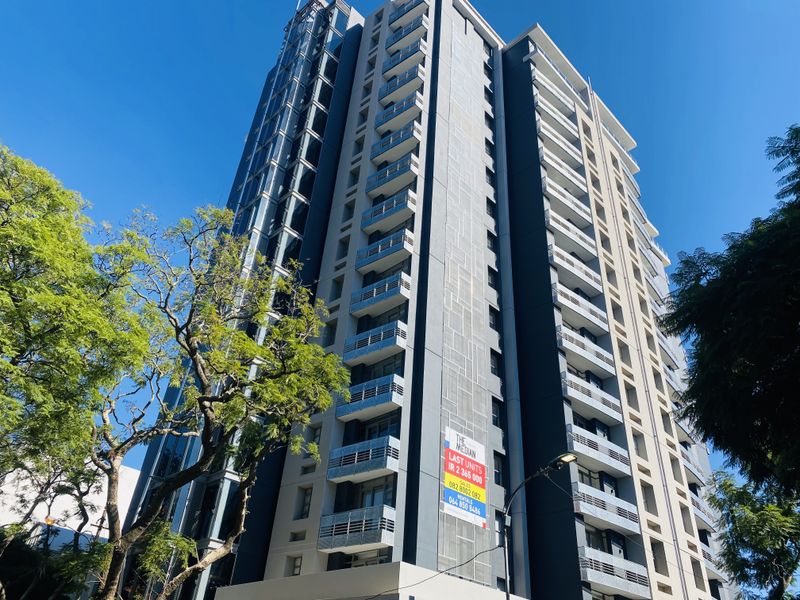 Apartment Living at it's Best, with Everything on your Doorstep - Photo 2