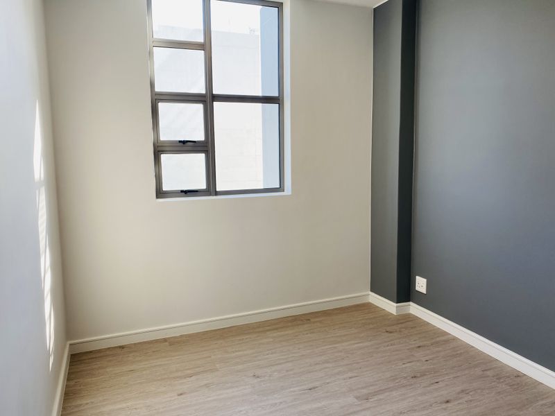 Apartment Living at it's Best, with Everything on your Doorstep - Photo 6