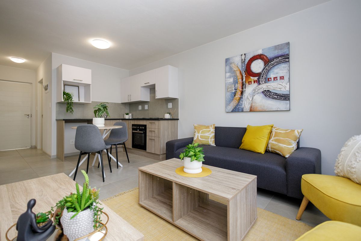 Ultra Modern and Spacious 2 Bed 1 Bath Apartment in Rivonia - Photo 3