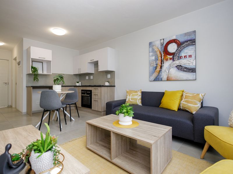 Ultra Modern and Spacious 2 Bed 1 Bath Apartment in Rivonia - Photo 3