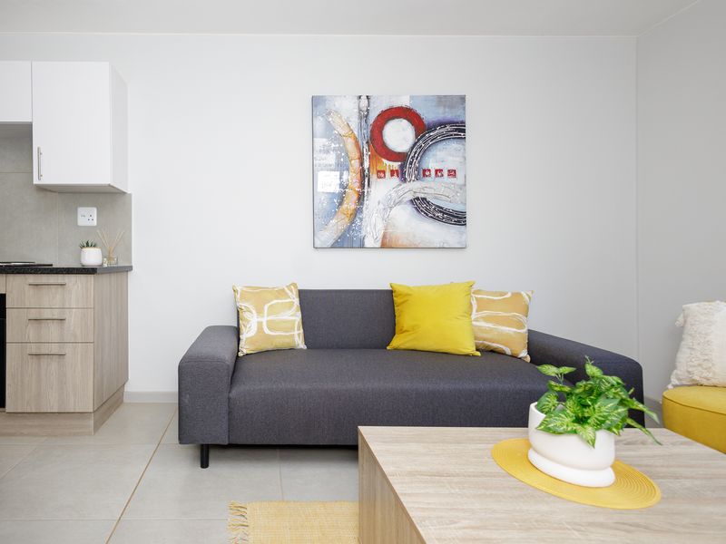 Ultra Modern and Spacious 2 Bed 1 Bath Apartment in Rivonia - Photo 6