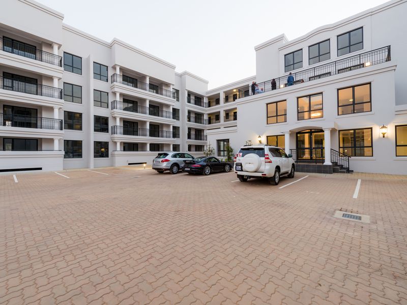 All Offers Considered – Prime Location Stylish 2 Bedroom 2 Bathroom. - Photo 2