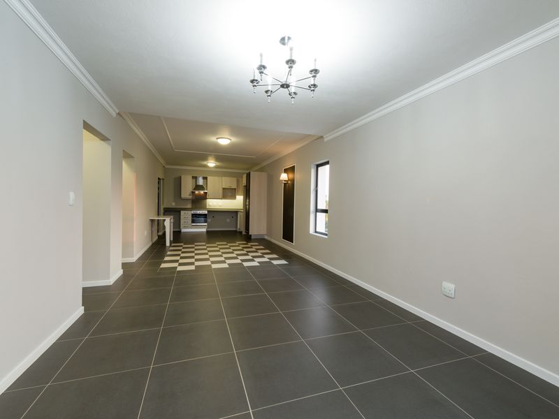 All Offers Considered – Prime Location Stylish 2 Bedroom 2 Bathroom. - Photo 9