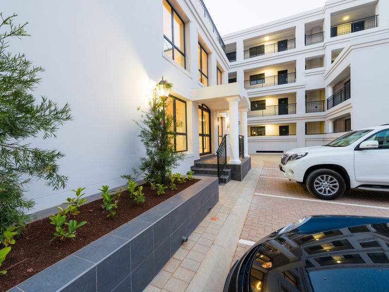 All Offers Considered – Prime Location Stylish 2 Bedroom 2 Bathroom. - Photo 3