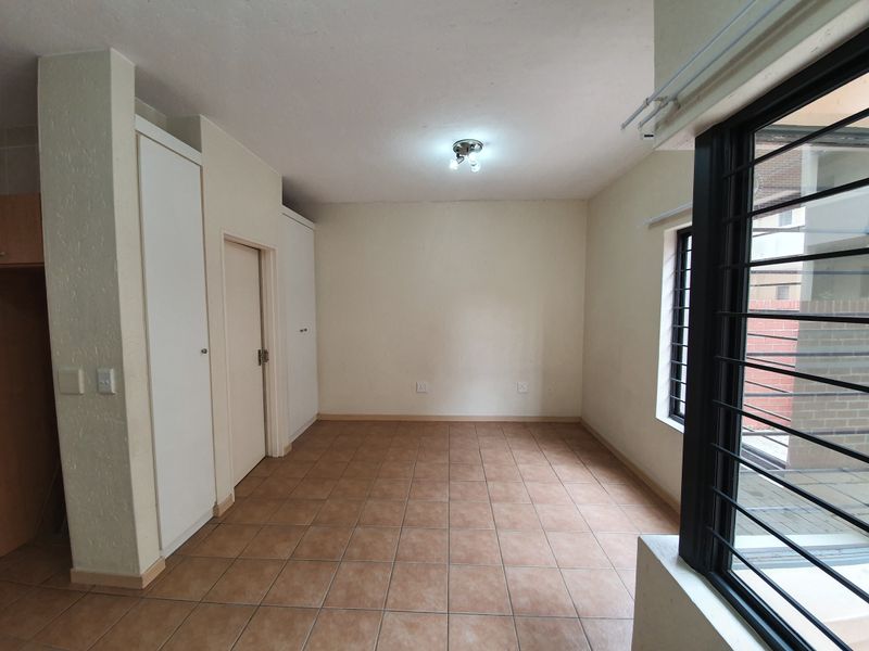 Ground floor Bachelor/Studio apartment available at 456 Cypress in Ferndale - Photo 4