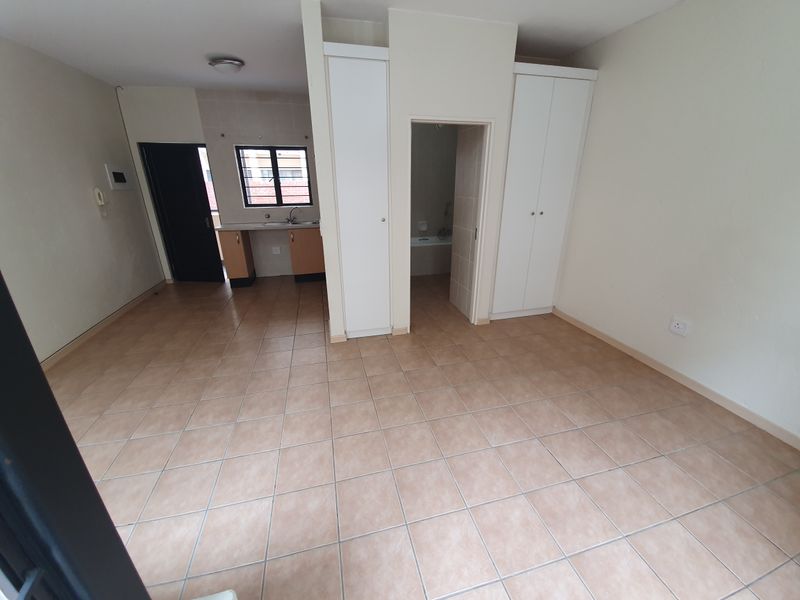 Ground floor Bachelor/Studio apartment available at 456 Cypress in Ferndale - Photo 8