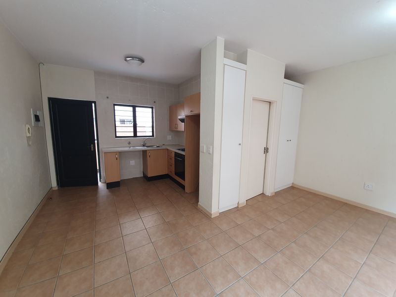 Ground floor Bachelor/Studio apartment available at 456 Cypress in Ferndale - Photo 3