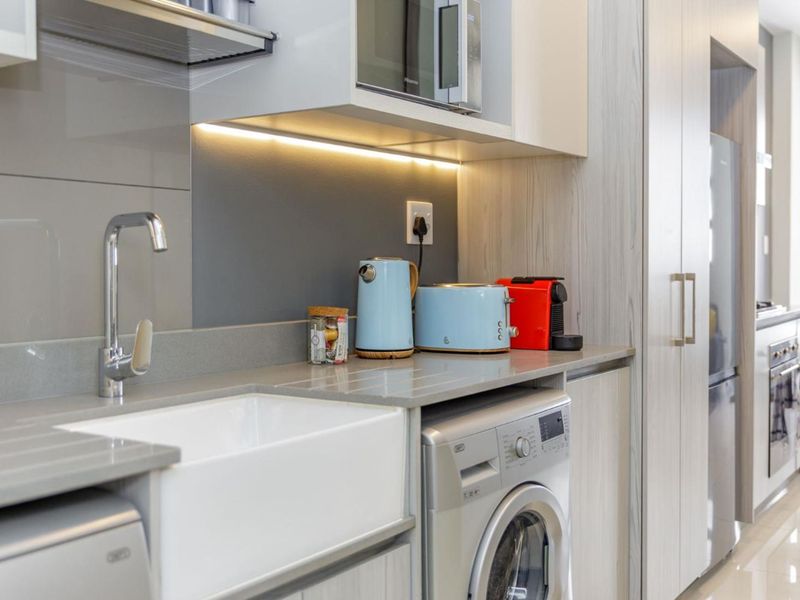 Luxury 1 Bed 1 Bath Apartment. Off-the-grid Development. - Photo 6