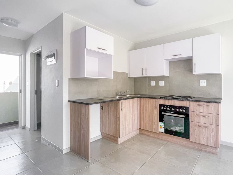 2 Bedrooms 1 Bath Apartment Available in Rivonia - Photo 2