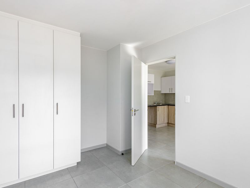 2 Bedrooms 1 Bath Apartment Available in Rivonia - Photo 8