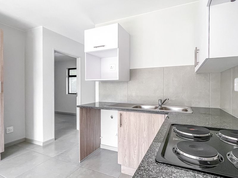 2 Bedrooms 1 Bath Apartment Available in Rivonia - Photo 7