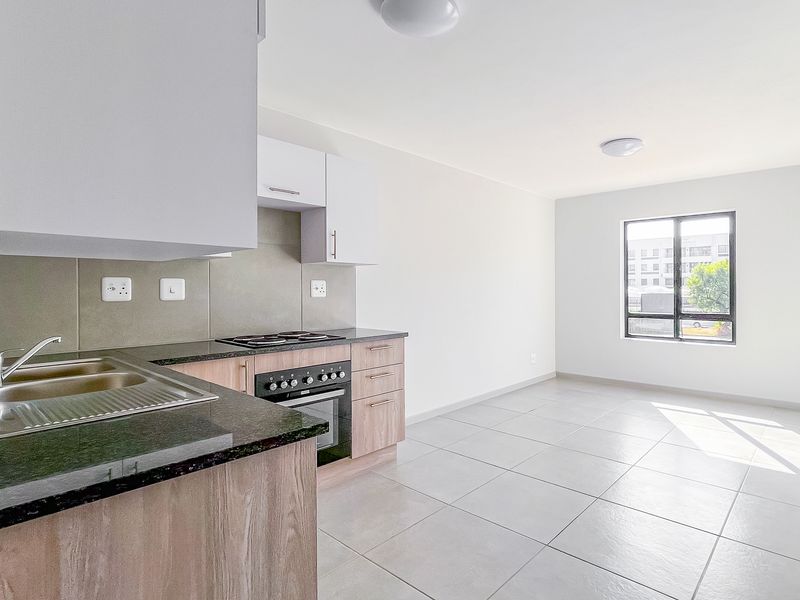 2 Bedrooms 1 Bath Apartment Available in Rivonia - Photo 6