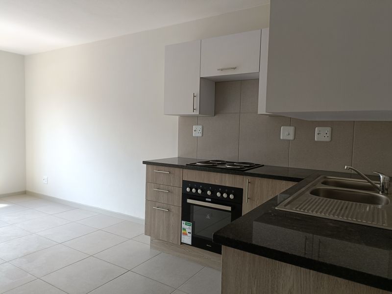 Ground Floor Apartment. New Development.  Spacious 2 Bed 1 Bath - Photo 3