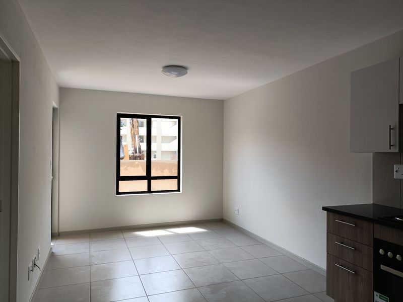 Ground Floor Apartment. New Development.  Spacious 2 Bed 1 Bath - Photo 2