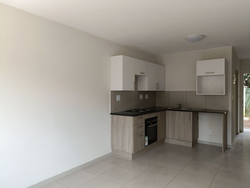 Ground Floor Apartment. New Development.  Spacious 2 Bed 1 Bath - Photo 7