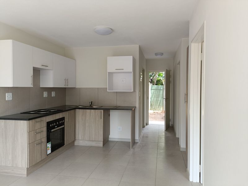 Ground Floor Apartment. Spacious 2 Bed 1 Bath - Photo 4