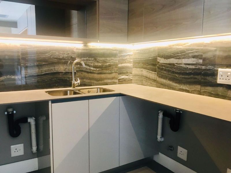 Live Here. Invest Here. Make The Tyrwhitt Yours. Stylish 2 Bed 2 Bath Penthouse Apartment. - Photo 9