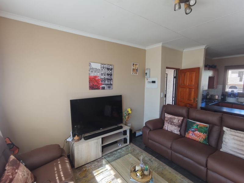 First Floor 1 Bed Apartment - Photo 7