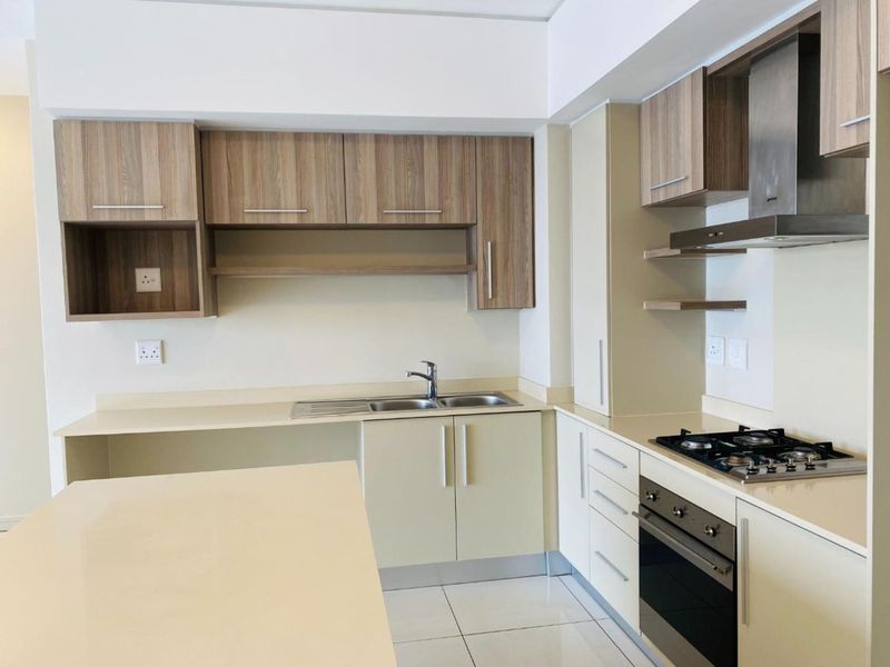 Immaculate 3 Bed 2 Bath Apartment in the The Tyrwhitt - Prestigious New Development. - Photo 6