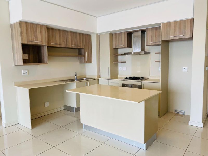 Immaculate 3 Bed 2 Bath Apartment in the The Tyrwhitt - Prestigious New Development. - Photo 5