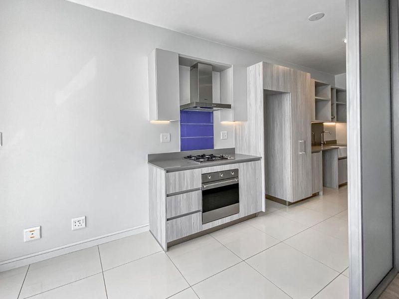 Studio Apartment. Prime Location. 2min Walk to Gautrain Station - Photo 8