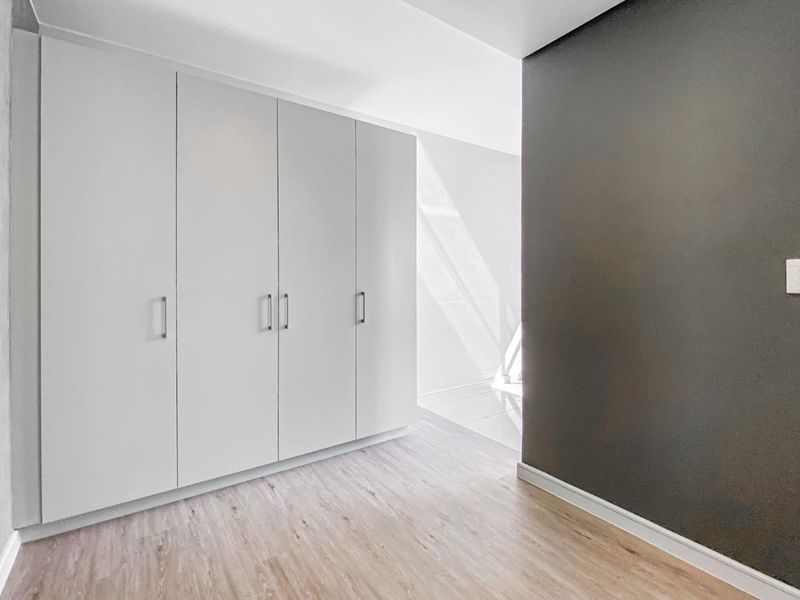 Studio Apartment. Prime Location. 2min Walk to Gautrain Station - Photo 10