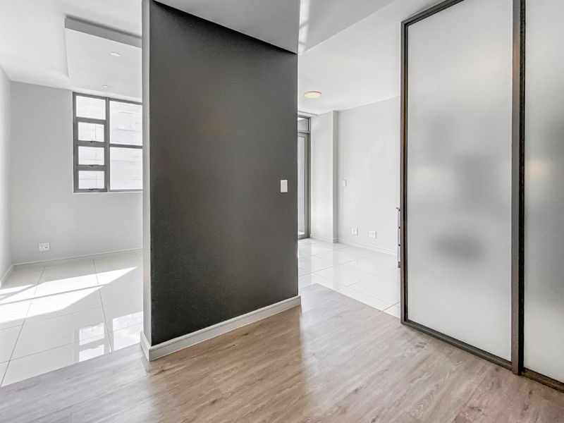 Studio Apartment. Prime Location. 2min Walk to Gautrain Station - Photo 9