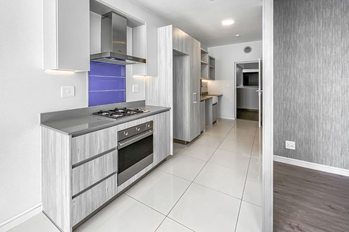 Studio Apartment. Prime Location. 2min Walk to Gautrain Station - Photo 4