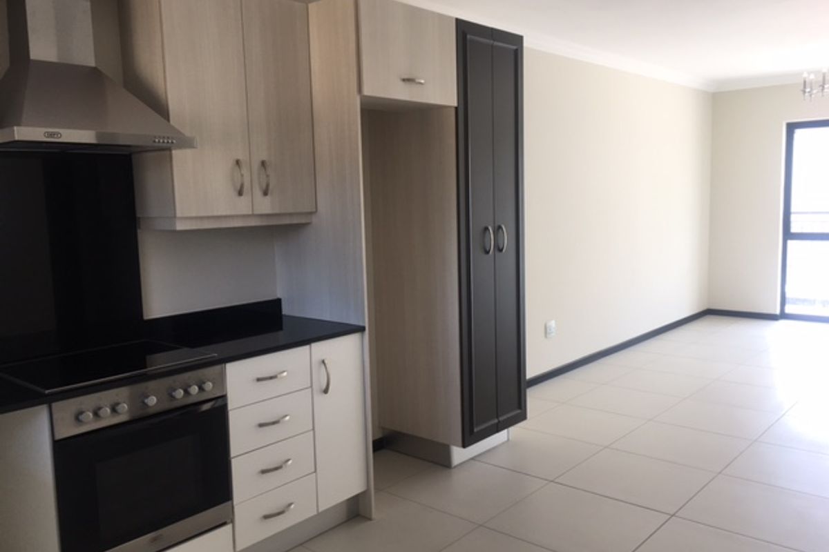 Beutifull second floor two bed/two bath unit in Cottonwoods Edenburg - Photo 4