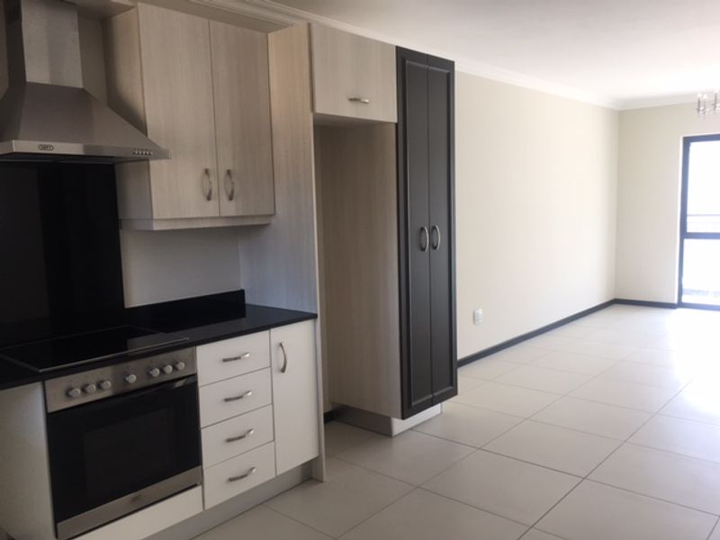 Beutifull second floor two bed/two bath unit in Cottonwoods Edenburg - Photo 4