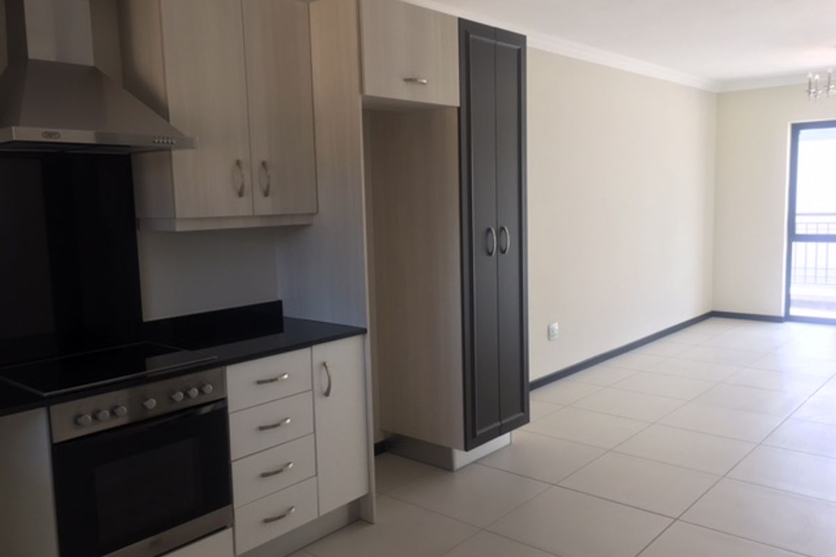 Beutifull second floor two bed/two bath unit in Cottonwoods Edenburg - Photo 5