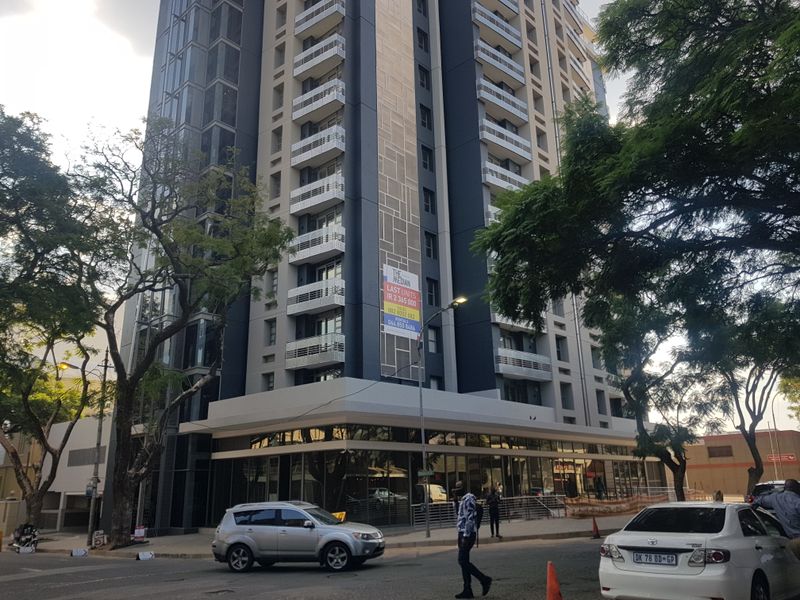 Off-The-Grid Stress Free Living. Stylish and Modern 2 Bed 2 Bath Apartment - Photo 2