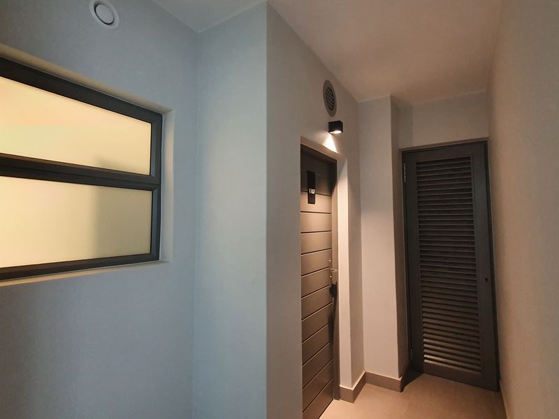 Off-The-Grid Stress Free Living. Stylish and Modern 2 Bed 2 Bath Apartment - Photo 8