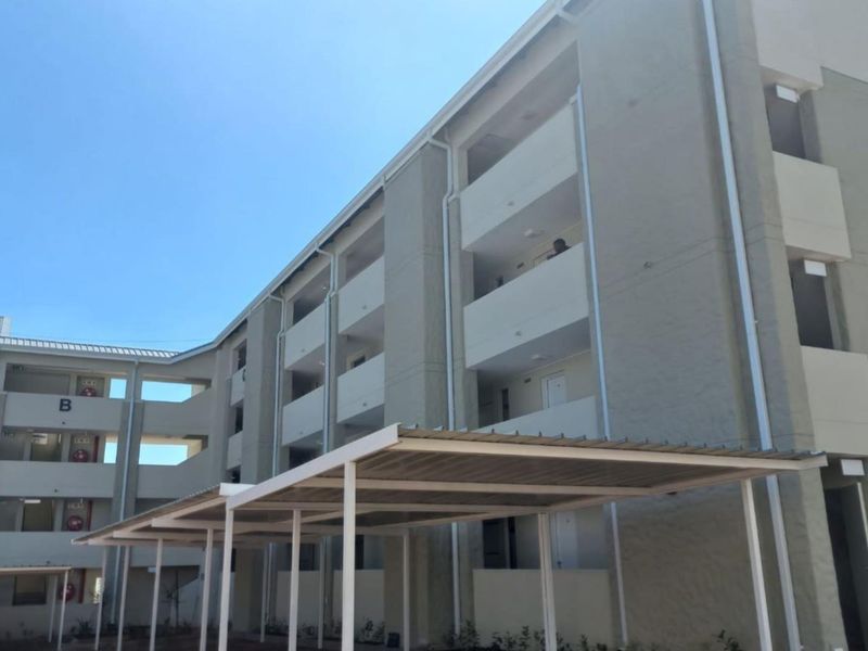 Top Floor Apartment. 1st Time Buyers & Buy-To-Let Opportunity. - Photo 8