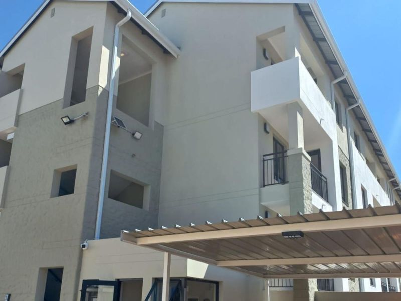 Top Floor Apartment. 1st Time Buyers & Buy-To-Let Opportunity. - Photo 6