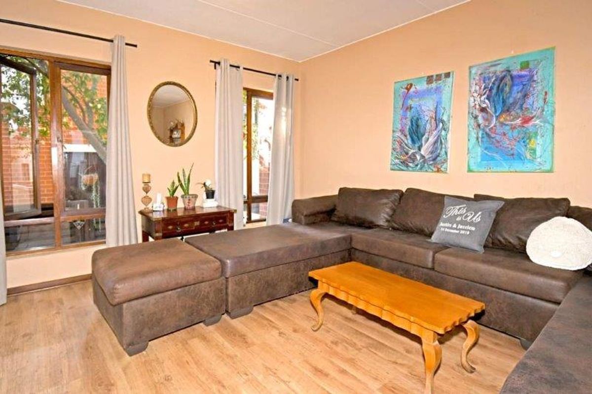 Spacious 2 – Bed Ground floor Apartment In Popular Broadacares - Photo 4