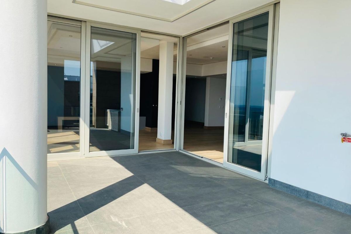 Off the Grid Building! Luxury and Modern Penthouse - Photo 2