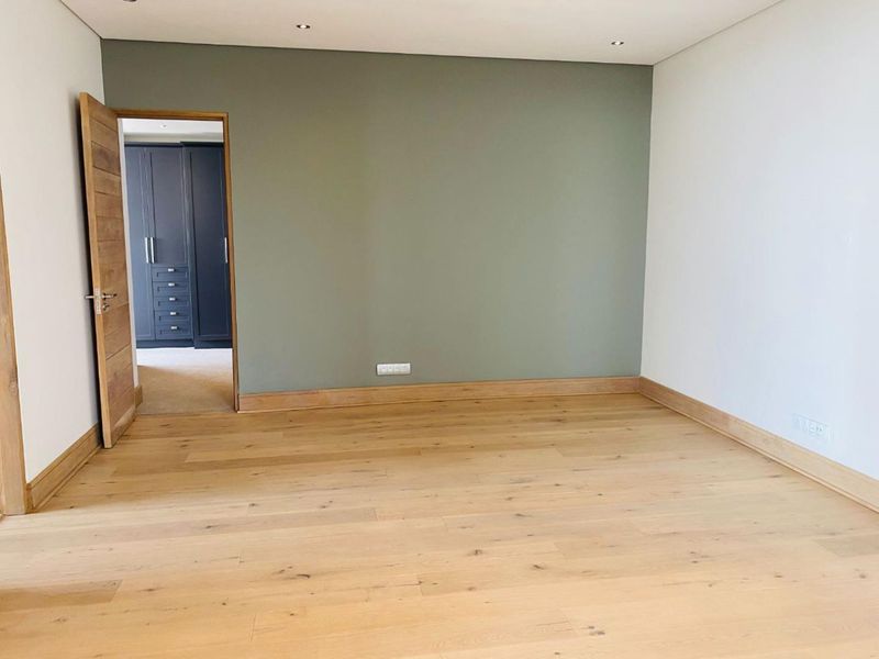 Off the Grid Building! Luxury and Modern Penthouse - Photo 10