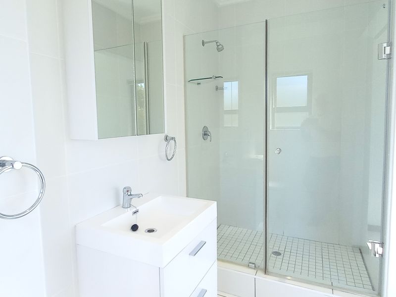 Beautifully presented 3 bed apartment in Lone Hill - Photo 6