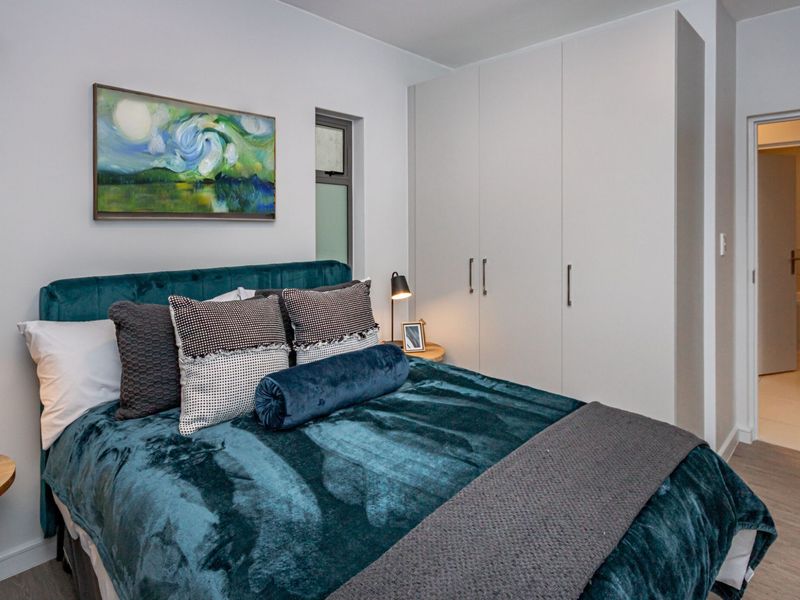 Stylish Luxury Off-The-Grid Apartment - Photo 10