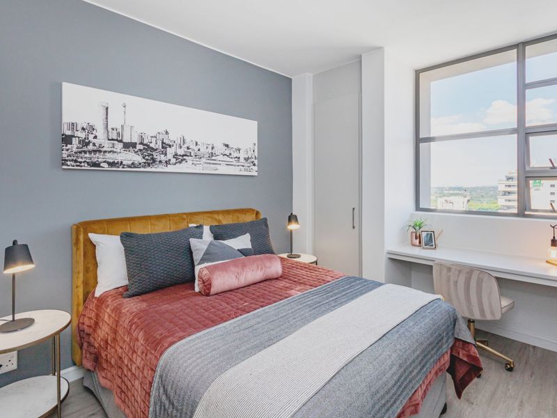 Stylish Luxury Off-The-Grid Apartment - Photo 7