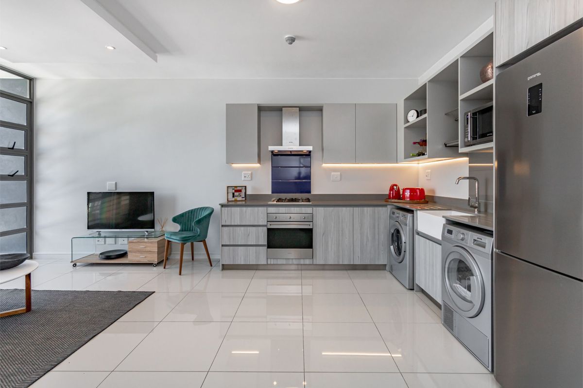 Stylish Luxury Off-The-Grid Apartment - Photo 4