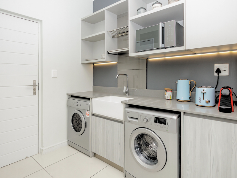 Stylish Luxury Off-The-Grid Apartment - The Median Rosebank Central - Opposite Rosebank Piazza - Photo 7