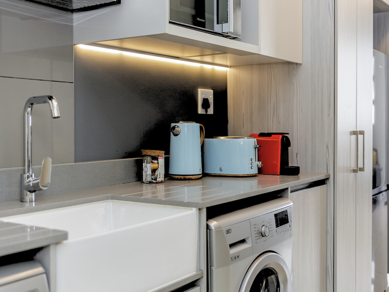 Stylish Luxury Off-The-Grid Apartment - The Median Rosebank Central - Opposite Rosebank Piazza - Photo 6