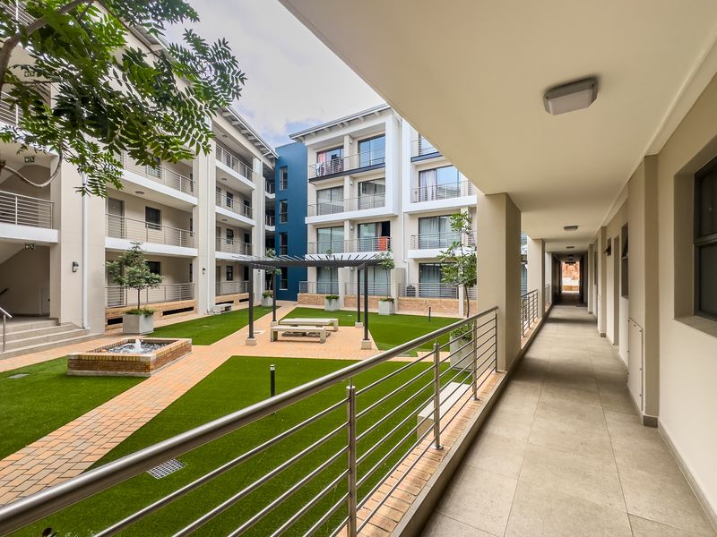 Luxury Apartment Living at It's Best - Photo 2