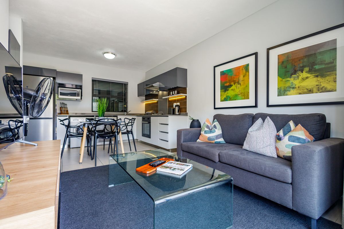 The View - Luxury Living - 1 Bed 1 Bath Ground Floor Apartment - Photo 2